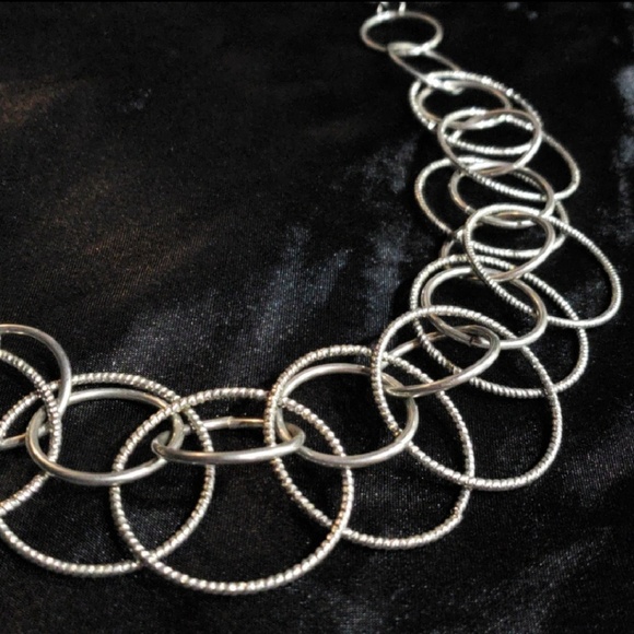 Jewelry - Shining Silver Hoop Necklace